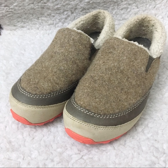 round toe flat ankle boots